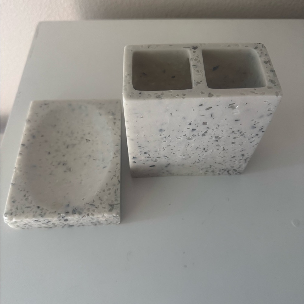 Speckled White Bathroom Set